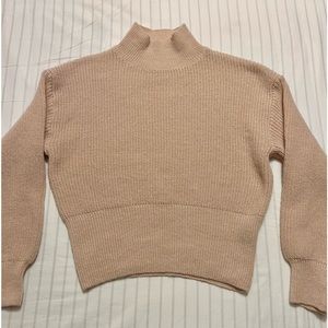 *SOLD* NWOT SHEIN Cropped Seater, Cream